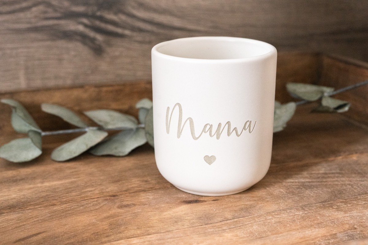 Keramikbecher Herz mit Wunschtext